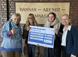 Foto_Scheckübergabe_HAG_Tikoneem.jpeg Foto_Scheckübergabe_HAG_Tikoneem.jpeg